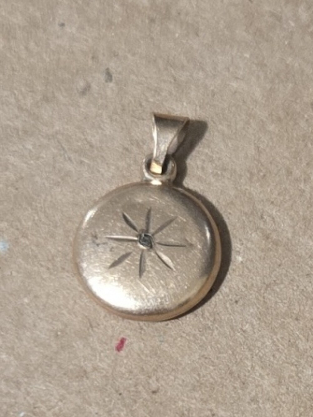 10K Gold Compass Star Pendant Charm .89g Marked And Acid Tested